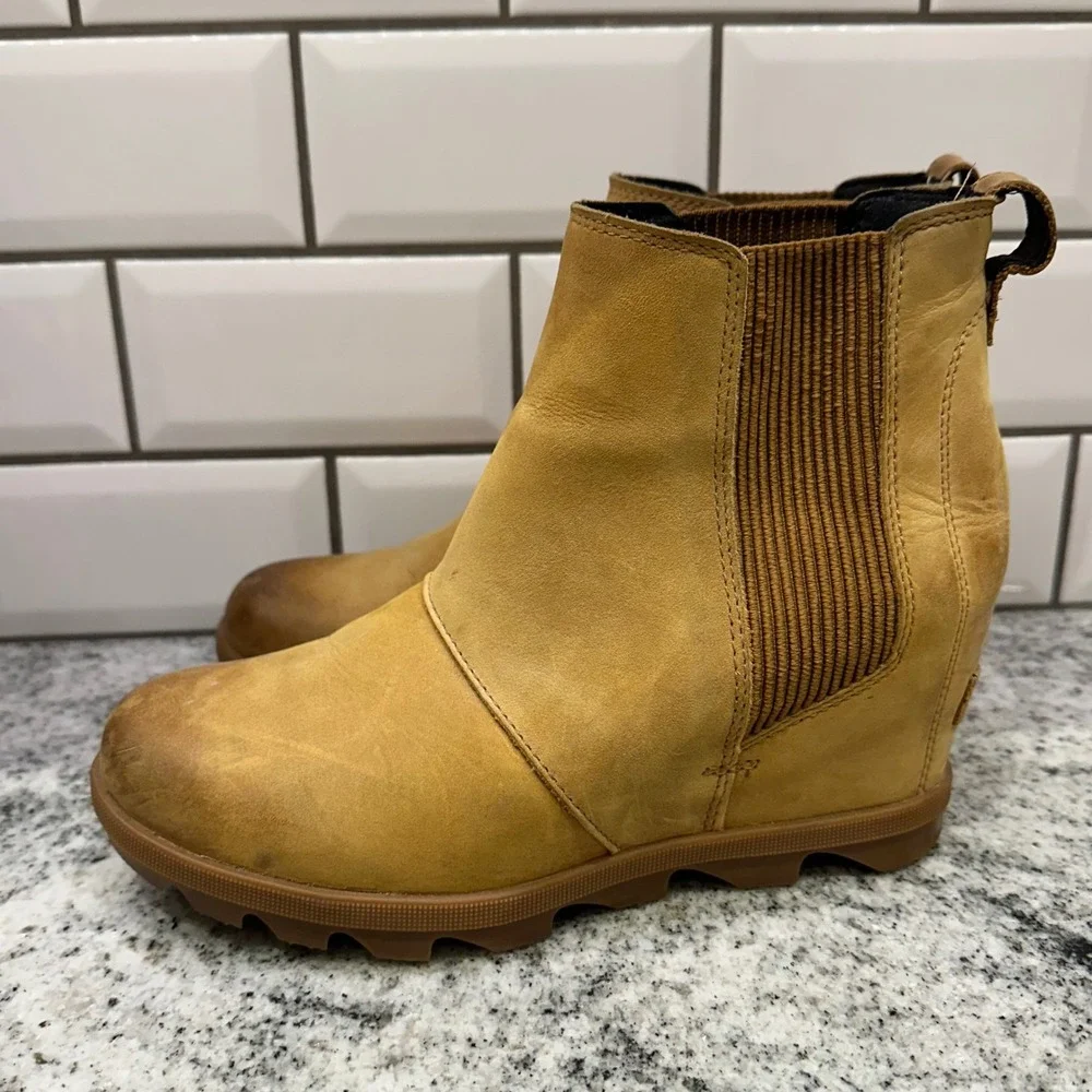 Sorel Womens 8.5 Joan of Arctic Wedge‎ II Chelsea Boots Camel Leather Waterproof